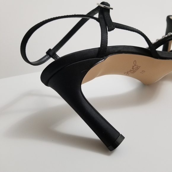 🆕️⬇️Jewel Badgley Mischka Patsy Strappy Crystal Embellished Heel - Picture 12 of 16